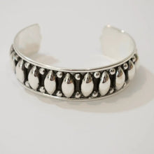 Load image into Gallery viewer, Western Cuff - Bracelets