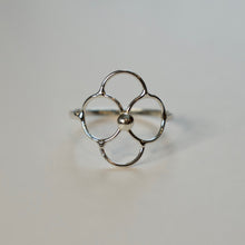 Load image into Gallery viewer, Clover Ring - Krystyna&#39;s Silver
