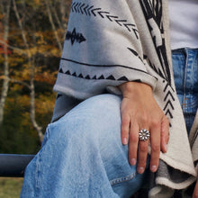 Load image into Gallery viewer, Western Flower Ring (Small)
