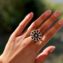 Load image into Gallery viewer, Western Flower Ring
